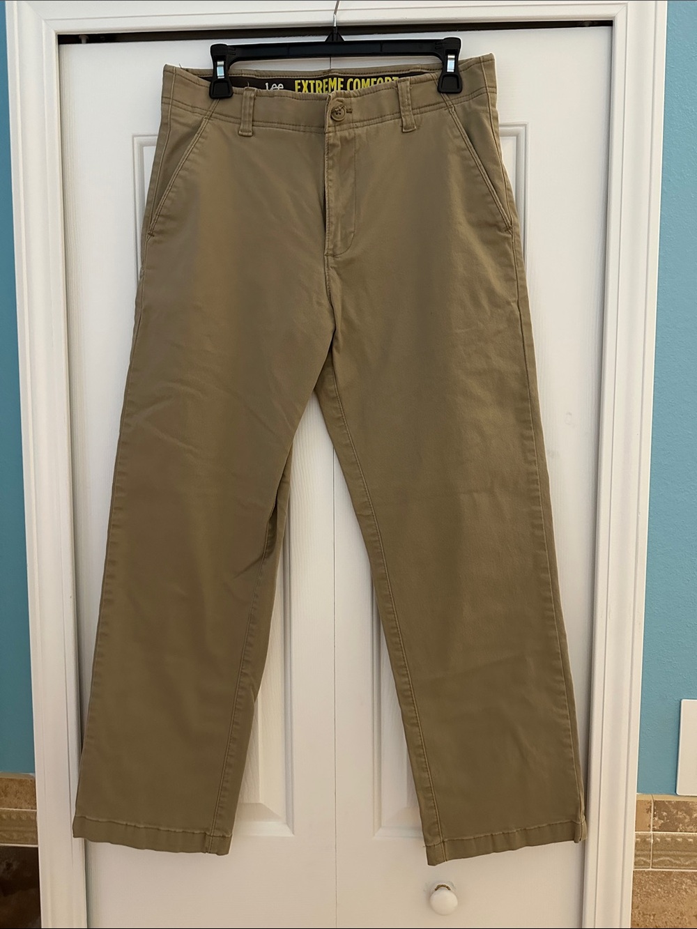 Lee Men’s Khaki Straight-Leg Chino Pants